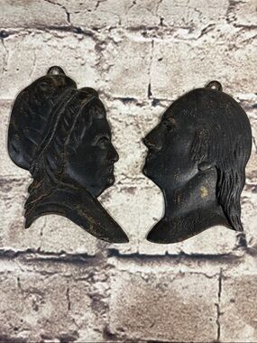 VTG- Virginia Metalcrafters Washington Silhouette Plaque Pair Cast Iron Wall Art